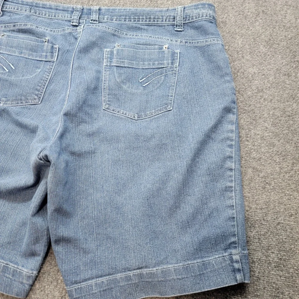 Wak Jeans Kiss Me Women 22W Denim Shorts Medium Wash Rhinestone Stretch Blue